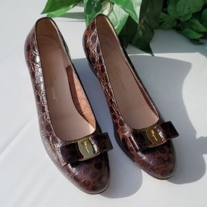 Salvatore Ferragamo Vara Bow Leather Kitte…